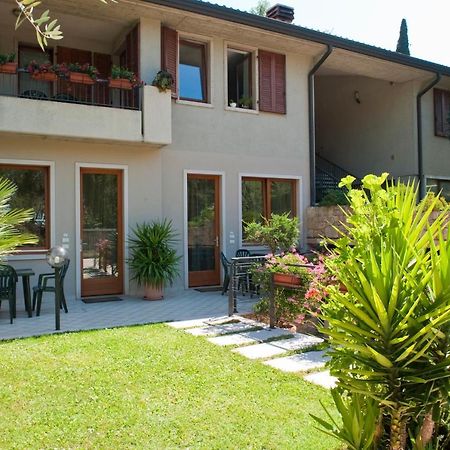Casa Facchinetti Yellow Apartment Малчезине Екстериор снимка