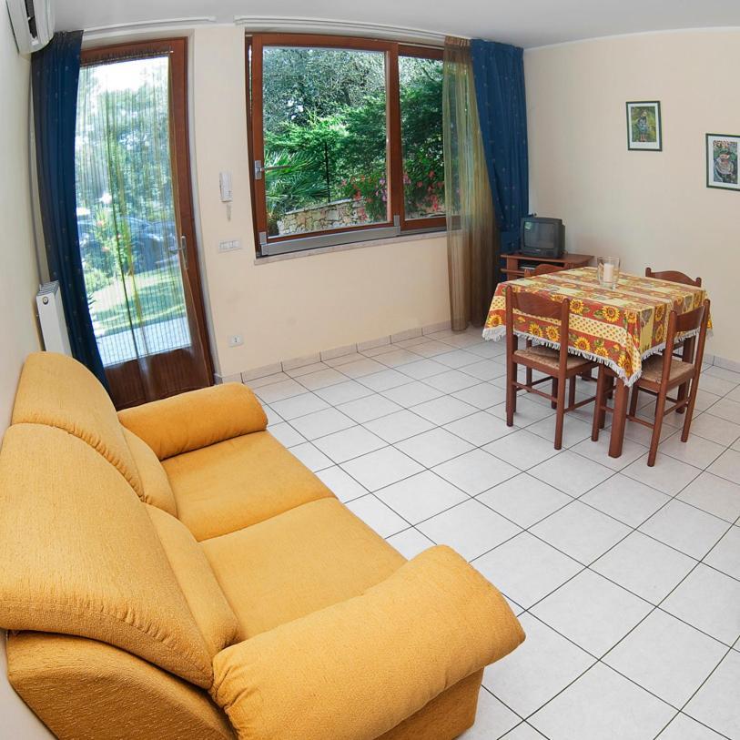 Casa Facchinetti Yellow Apartment Малчезине Екстериор снимка