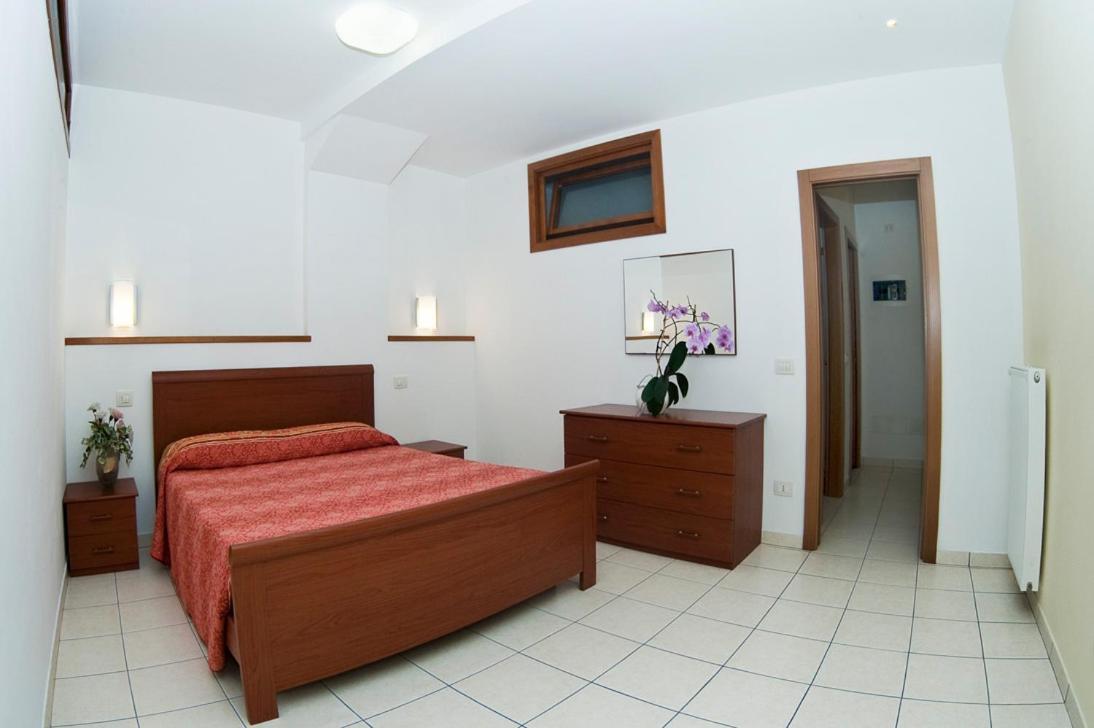 Casa Facchinetti Yellow Apartment Малчезине Екстериор снимка